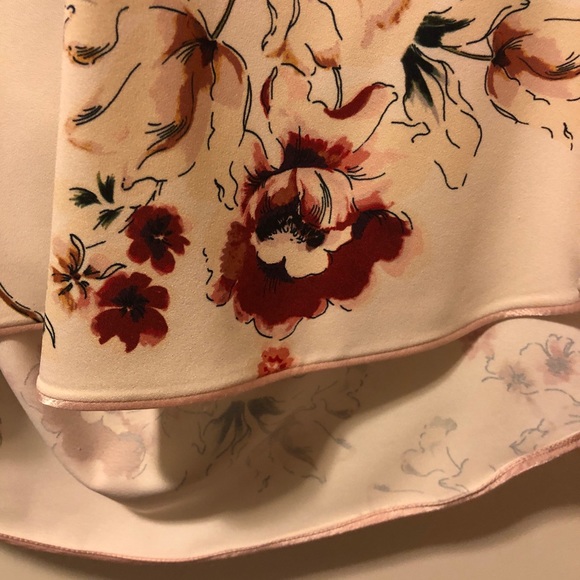 Sleeveless top with back drape - Picture 4 of 7